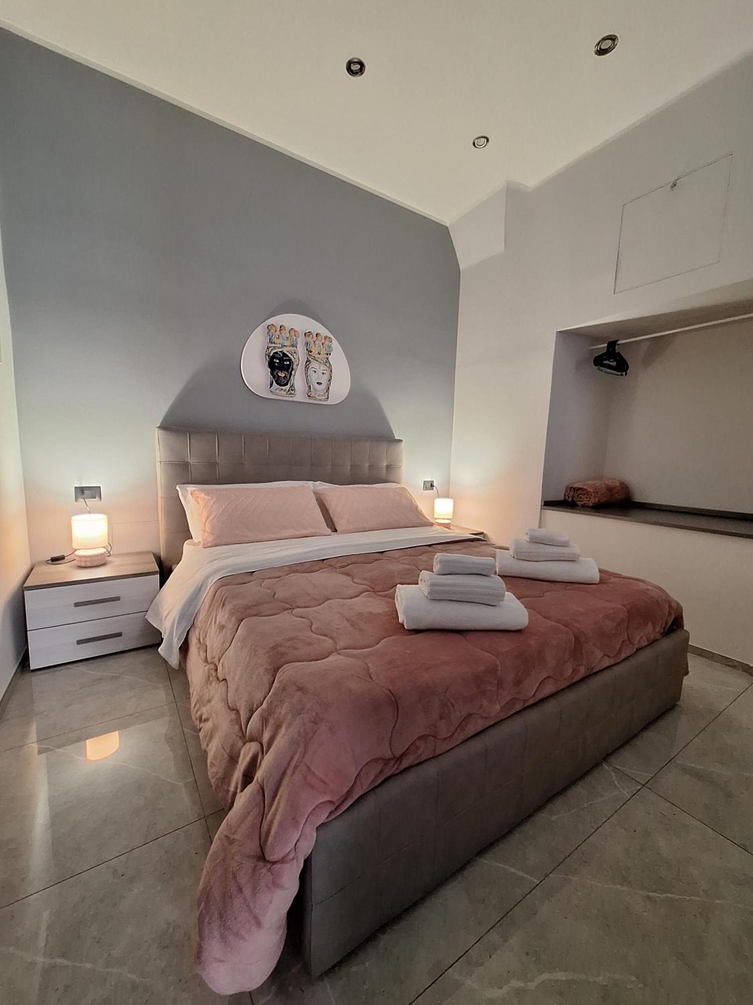 Casa Vacanze Al Teatro Catania-Fontanarossai nemzetközi repülőtér Kültér fotó